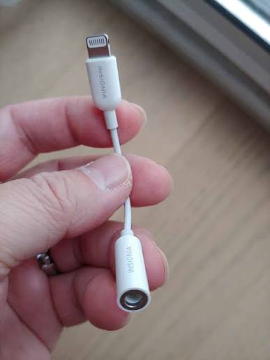 AD16 IPHONE TO HEADPHONE JACK - Image 2